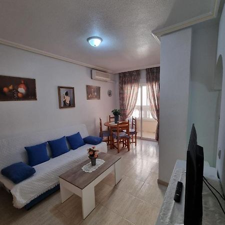 Gemuetliche Ferienwohnung In Torrevieja Ca100M Vom Strand Playa Del Cura Entfernt المظهر الخارجي الصورة