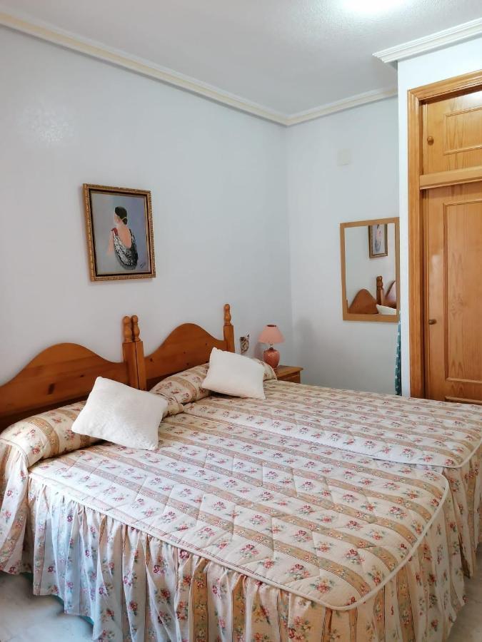 Gemuetliche Ferienwohnung In Torrevieja Ca100M Vom Strand Playa Del Cura Entfernt المظهر الخارجي الصورة
