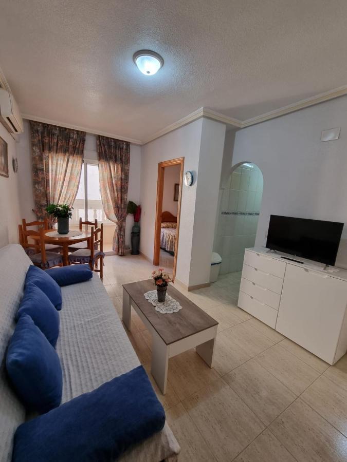 Gemuetliche Ferienwohnung In Torrevieja Ca100M Vom Strand Playa Del Cura Entfernt المظهر الخارجي الصورة
