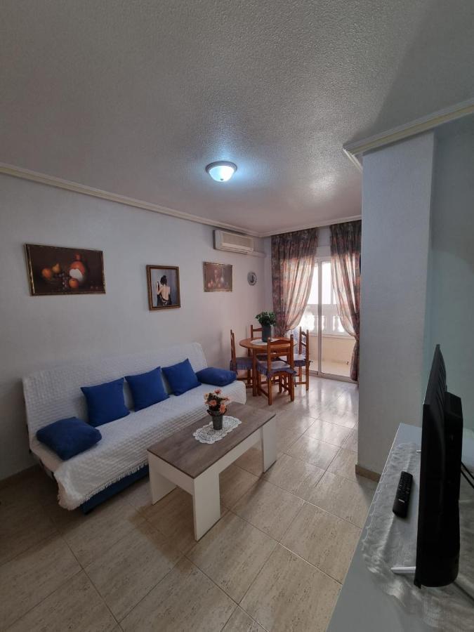 Gemuetliche Ferienwohnung In Torrevieja Ca100M Vom Strand Playa Del Cura Entfernt المظهر الخارجي الصورة
